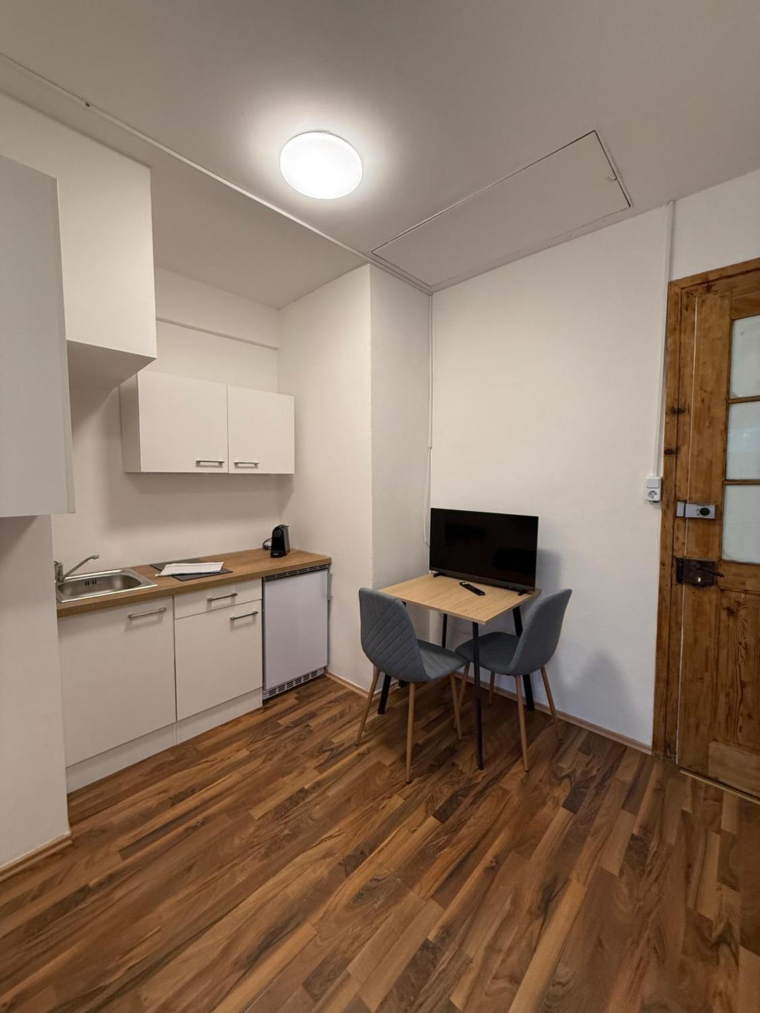 Crown Living Villa Blumenau Studios, Smarttv, Parkplatz Lustenau Kültér fotó